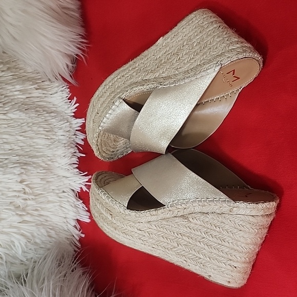 MARC FISHER SANDALS - Picture 8 of 12